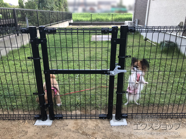 茨城県神栖市ののフェンス・柵 メッシュフェンス M0 間仕切柱 施工例