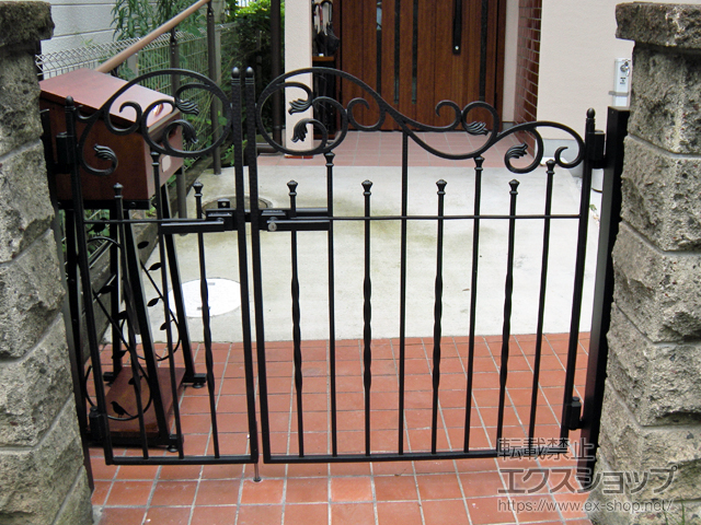 神奈川県相模原市のの門扉 ラフィーネ門扉1型 両開き親子 柱使用 施工例