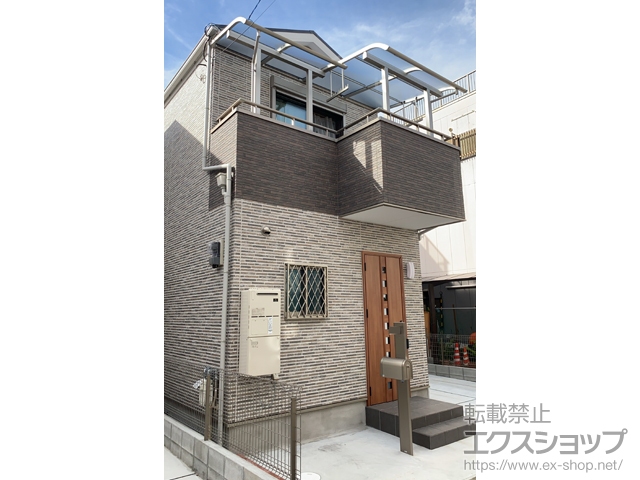 大阪府寝屋川市ののバルコニー・ベランダ屋根 ソラリア R型 屋根タイプ 単体 積雪〜20cm対応 施工例