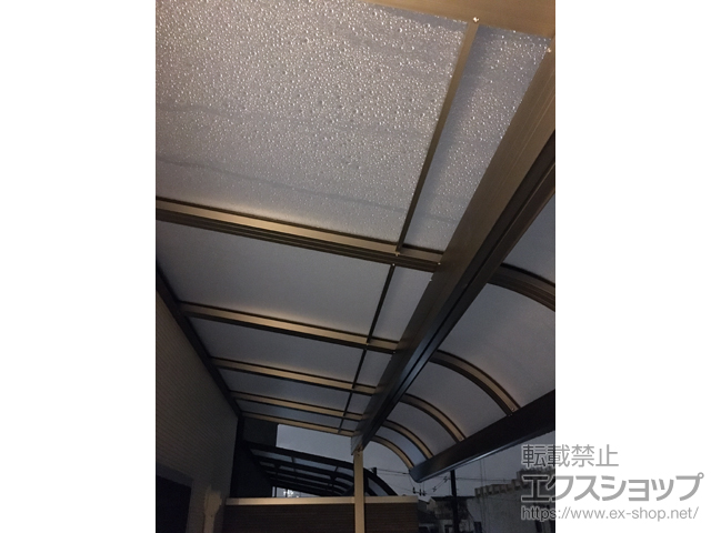 大阪府大阪市のLIXIL リクシル（トステム）のバルコニー・ベランダ屋根 パワーアルファ RB型 テラスタイプ 単体 積雪〜30cm対応 施工例
