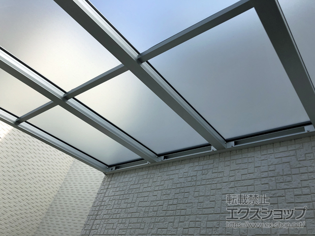 埼玉県川口市のLIXIL リクシル（トステム）のバルコニー・ベランダ屋根 パワーアルファ F型 1500 屋根タイプ 単体 積雪〜50cm対応 施工例