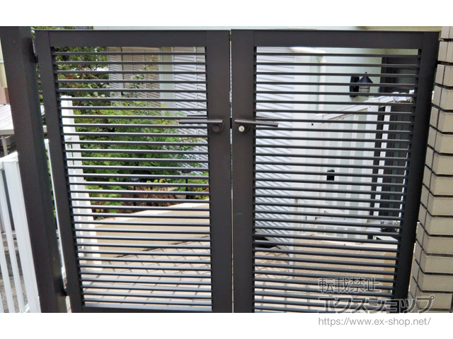 神奈川県横浜市のの門扉 プレスタ門扉 1型 細横桟 両開き 柱使用 施工例