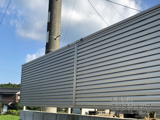 佐賀県伊万里市ののフェンス・柵 ミエーネフェンス 目隠しルーバータイプ 自由柱 施工例