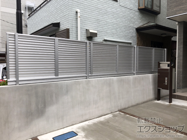 東京都江戸川区ののフェンス・柵 ミエーネフェンス　目隠しルーバータイプ　自由柱施工 施工例