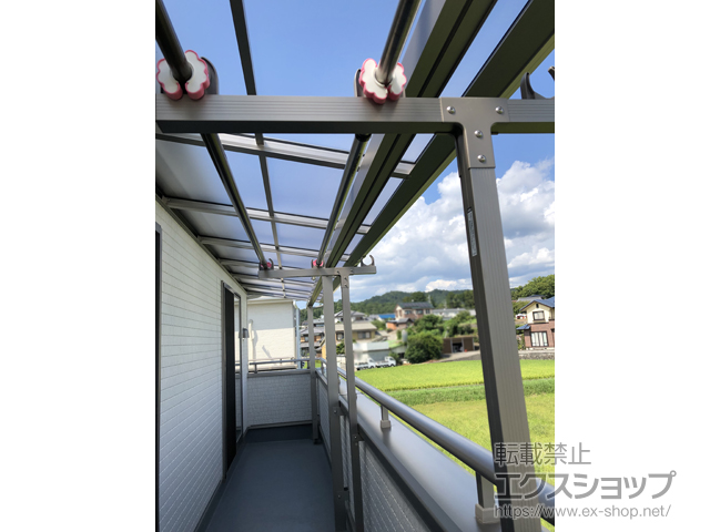 兵庫県神崎郡福崎町ののバルコニー・ベランダ屋根 ソラリア F型 屋根タイプ 連棟 積雪〜20cm対応 施工例