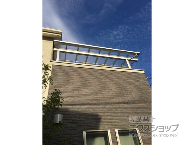 大阪府八尾市ののバルコニー・ベランダ屋根 ソラリア F型 1500 屋根タイプ 単体 積雪〜50cm対応 施工例