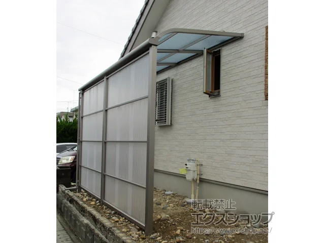 静岡県袋井市のLIXIL(リクシル)のストックヤード スピーネストックヤードR型 波板タイプ スクリーン仕様 積雪～20cm対応 施工例