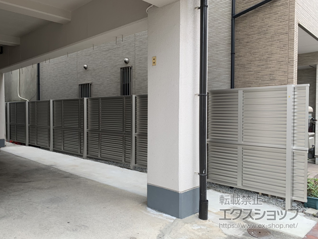 大阪府大阪市ののフェンス・柵 ミエーネフェンス 目隠しルーバータイプ 2段支柱 自立建て用（パネル2段） 施工例