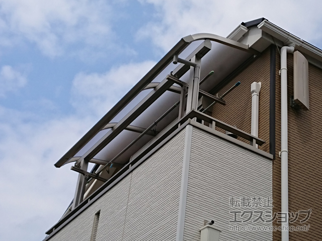 東京都板橋区ののバルコニー・ベランダ屋根 ソラリア R型 屋根タイプ 単体 積雪〜20cm対応 施工例