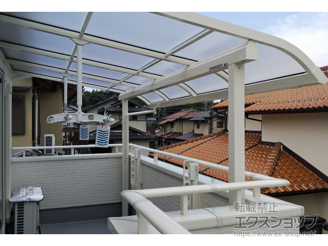 三重県員弁郡東員町ののバルコニー・ベランダ屋根 ソラリア R型 屋根タイプ 単体 積雪〜20cm対応 施工例