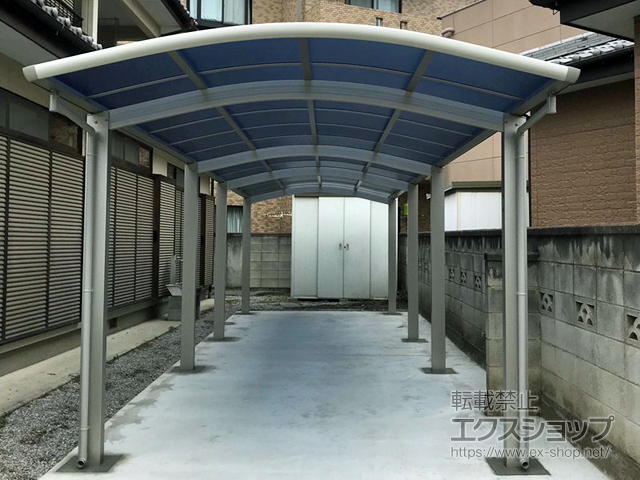 群馬県高崎市ののカーポート レイナワンポートグラン 縦連棟　積雪〜20cm対応 施工例