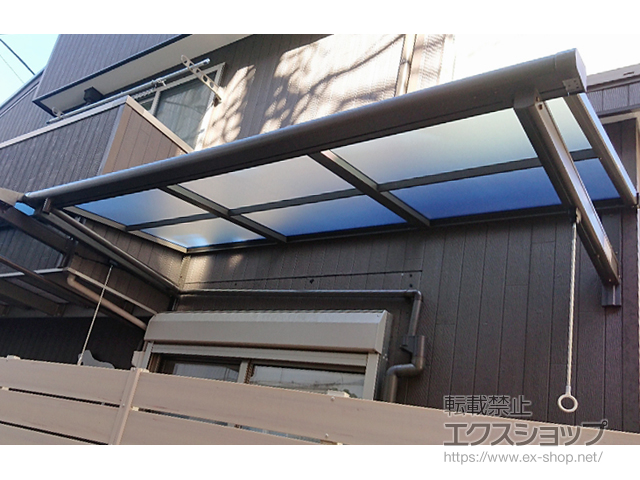 東京都文京区ののバルコニー・ベランダ屋根 スピーネ F型 ルーフタイプ 単体 積雪〜20cm対応 施工例