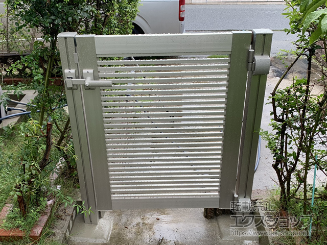 福岡県福岡市のの門扉 シンプレオ門扉1型 横格子 片開き 門柱使用 施工例