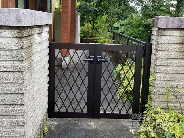 長崎県諫早市のの門扉 シンプレオ門扉8型 ラチス格子 両開き 門柱使用 施工例