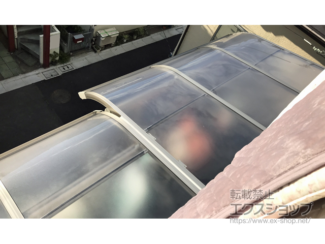 東京都江東区ののバルコニー・ベランダ屋根 ソラリア R型 屋根タイプ 単体 積雪〜20cm対応 施工例