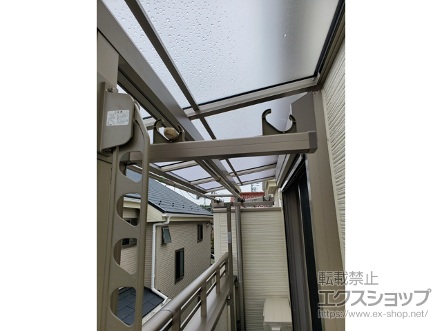 東京都練馬区ののバルコニー・ベランダ屋根 ソラリア F型 屋根タイプ 連棟 積雪〜20cm対応 施工例