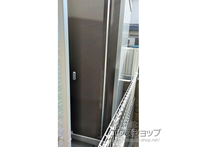 大阪府東大阪市のの物置・屋外倉庫 シンプリー 1100×755×1903（MJX-117E） MJX-117E-TB 施工例