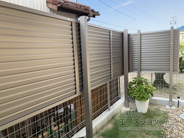 愛知県名古屋市ののフェンス・柵 プレスタフェンス 8型 横ルーバー アルミ多段柱使用(パネル1段) 施工例