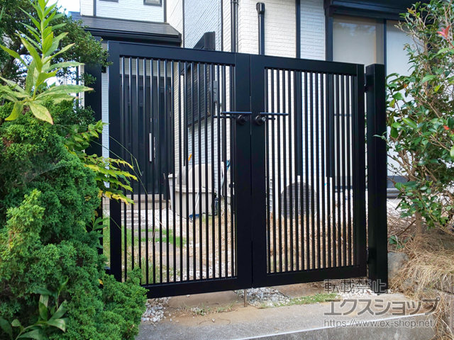 千葉県市川市のの門扉 プレスタ門扉 2型 細たて桟 両開き 柱使用 施工例