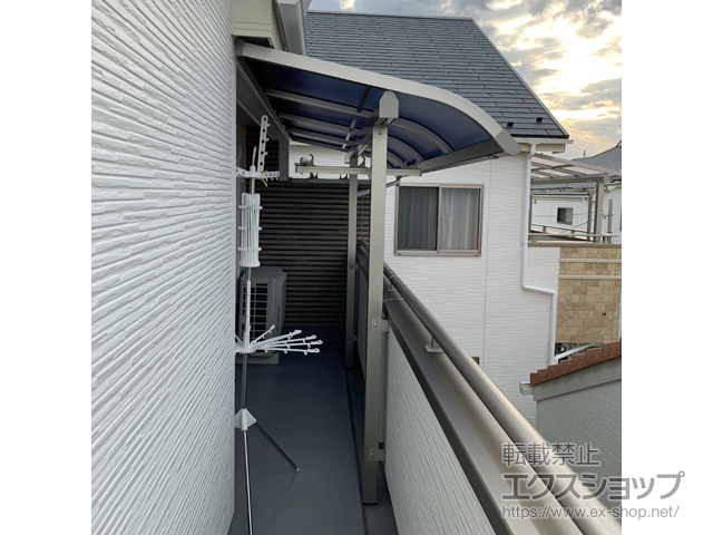 埼玉県上尾市ののバルコニー・ベランダ屋根 プレシオステラスII R型 屋根タイプ 単体 積雪〜20cm対応 施工例