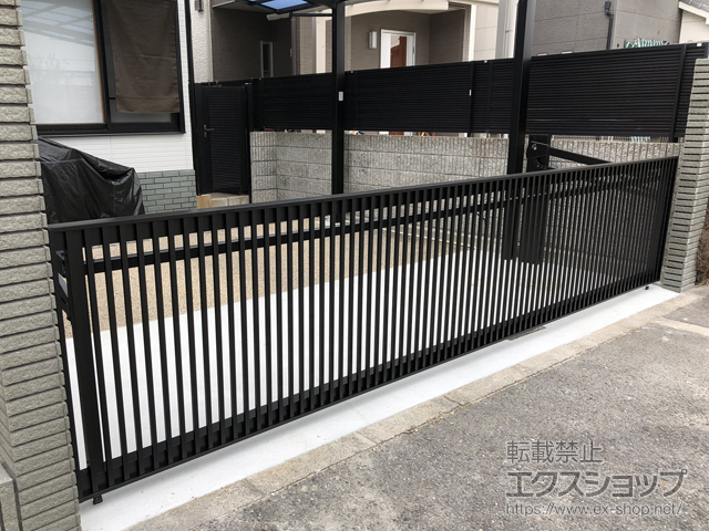 奈良県香芝市ののカーゲート ワイドオーバードアS2型 電動式 施工例