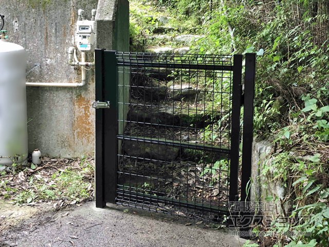 神奈川県足柄下郡箱根町のの門扉 ユメッシュHR型門扉 片開き 60角スチール門柱 施工例