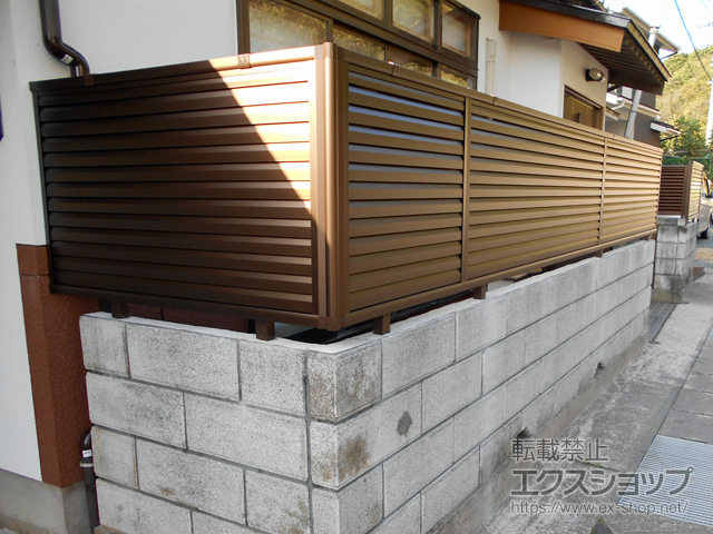 島根県大田市ののフェンス・柵 ミエーネフェンス 目隠しルーバータイプ 自由柱施工 施工例