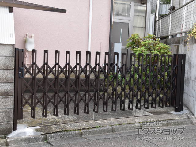 神奈川県川崎市ののカーゲート 東工シャッター スカイゲート ノンキャスター 片開き 39S 施工例