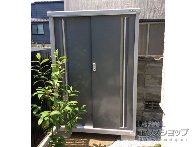 新潟県新潟市のの物置・屋外倉庫 シンプリー 一般型 1100×515×1603（MJX-115D-P） MJX-115D-P-PG 施工例