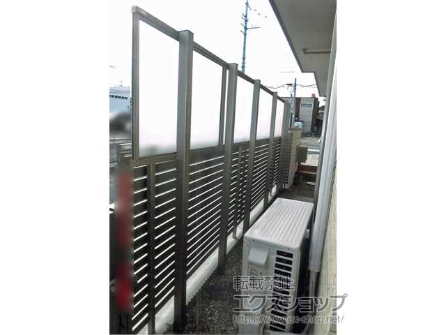 愛知県名古屋市ののフェンス・柵 カムフィX14N型　採光パネル　2段フリー支柱　上段のみ設置 施工例