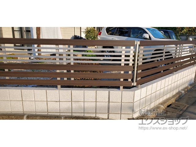 東京都羽村市ののフェンス・柵 ルシアスフェンスH04型 横板+細横格子 複合カラー 自由柱施工 施工例