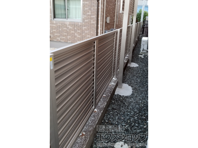 三重県伊勢市ののフェンス・柵 ミエーネフェンス 目隠しルーバータイプ 自由柱施工 施工例