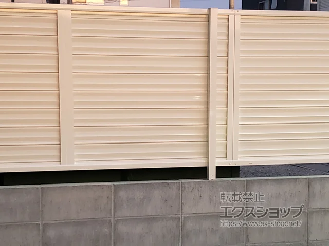徳島県徳島市のValue Selectのフェンス・柵・塀 ミエーネフェンス　目隠しルーバータイプ　自由柱施工 施工例