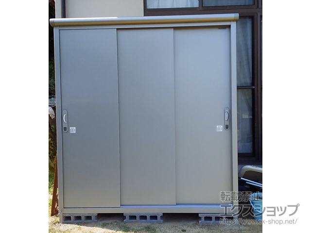 広島県竹原市のの物置・屋外倉庫 エスモ 一般型 1797×750×1959 ESE-1807A-SS 施工例