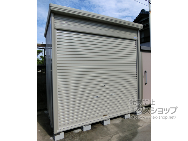 愛知県豊川市のの物置・屋外倉庫 Mr.トールマンダンディ (シャッター扉) 一般型 2532×1738×2570（JNE-2517） JNE-2517-W 施工例