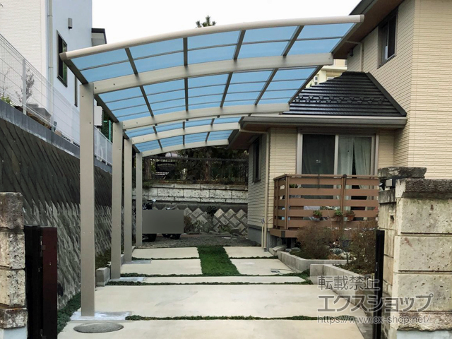 神奈川県中郡二宮町ののカーポート レイナポートグラン 縦連棟　積雪〜20cm対応 施工例