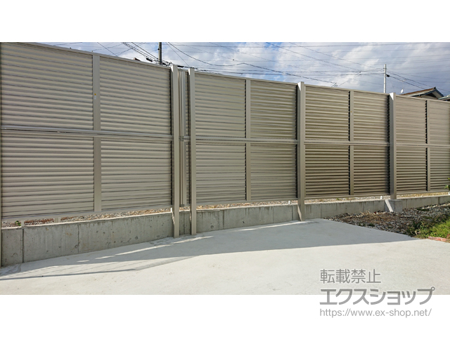 長野県長野市ののフェンス・柵 ミエーネフェンス 目隠しルーバータイプ 2段支柱 自立建て用（パネル2段） 施工例