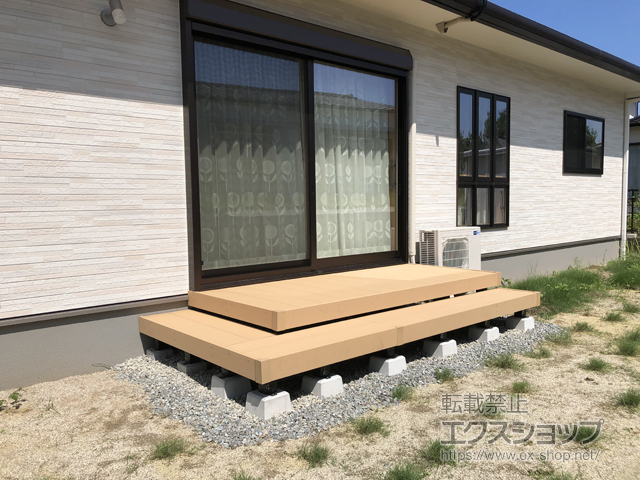 熊本県荒尾市ののウッドデッキ リウッドデッキ 200＋リウッドデッキ200 段床セット 正面・片側面タイプ 1段 施工例