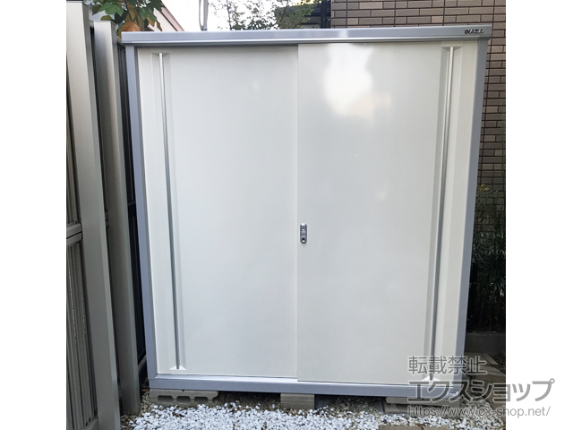 大阪府泉佐野市のの物置・屋外倉庫 シンプリー 一般型 1740×905×1903 MJX-179E-FW 施工例