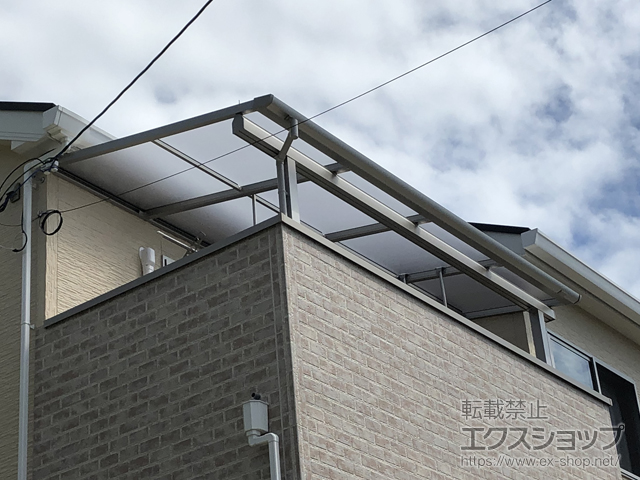 奈良県生駒郡平群町ののバルコニー・ベランダ屋根 ソラリア F型 屋根タイプ 単体 積雪〜20cm対応 施工例