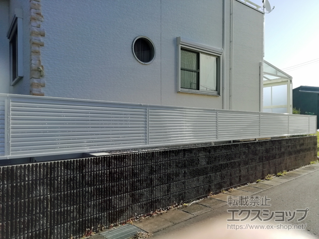 静岡県掛川市ののフェンス・柵 ミエーネフェンス 目隠しルーバータイプ 自由柱施工 施工例