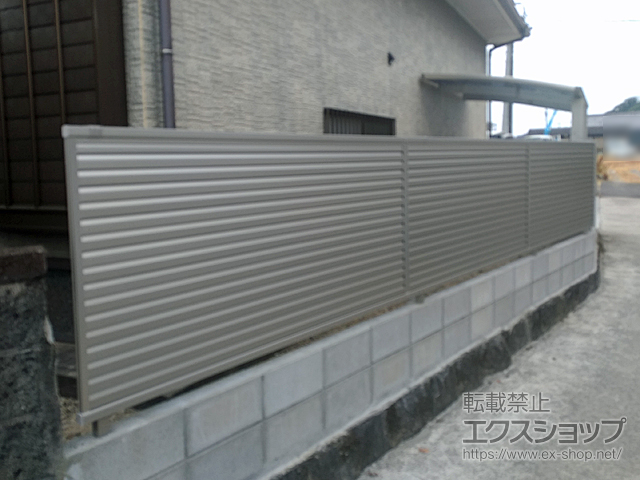 長崎県諫早市ののフェンス・柵 ミエーネフェンス 目隠しルーバータイプ 自由柱施工 施工例