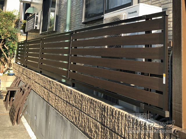 埼玉県川口市ののフェンス・柵 モクアルフェンス　横板タイプ　自由柱施工 施工例
