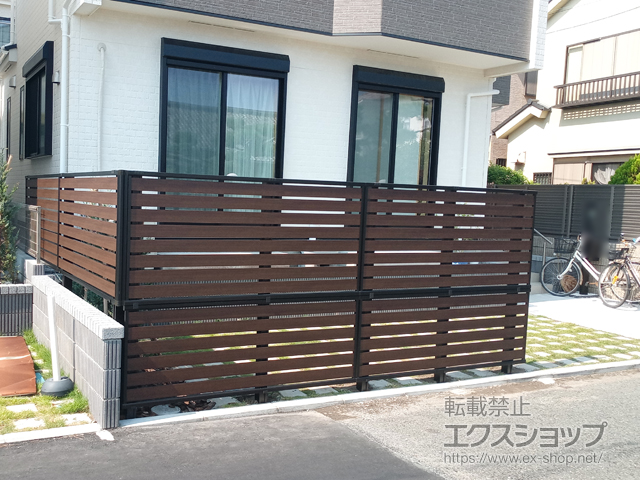 神奈川県藤沢市ののフェンス・柵 モクアルフェンス 横板タイプ 2段支柱 自立建て用（パネル1段・2段） 施工例