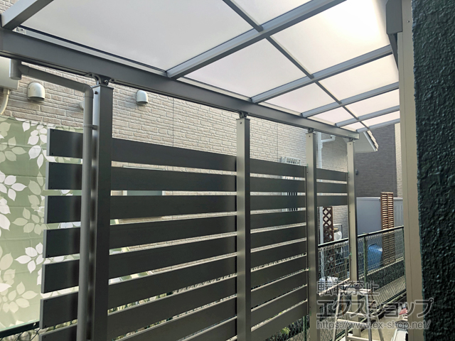 大阪府河内長野市ののテラス屋根 ソラリア F型 テラスタイプ 単体 積雪〜20cm対応　※前面台形納まり 施工例