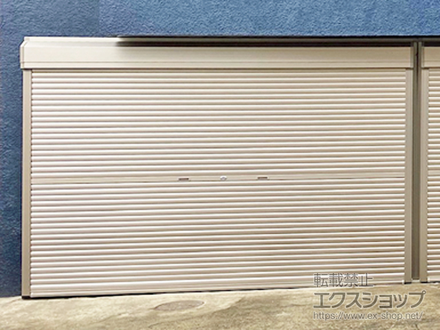 東京都大田区のLIXIL リクシル（トステム）のガレージシャッター ガレージシャッタークワトロ 手動式 外部付タイプ 施工例