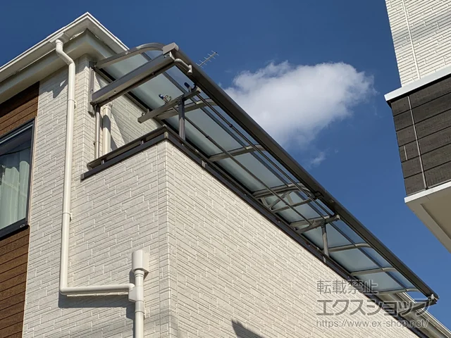 神奈川県川崎市のLIXIL(リクシル)のバルコニー・ベランダ屋根 スピーネ R型 ルーフタイプ 連棟 積雪～20cm対応 施工例