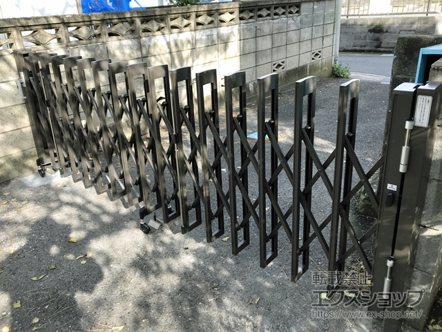 神奈川県横須賀市ののカーゲート アルシャインII M型 Aタイプ ノンレール 片開き 350S 施工例