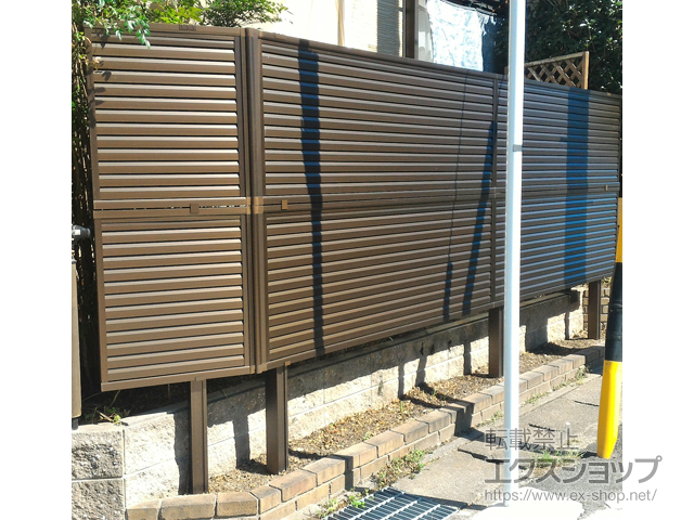 愛知県安城市ののフェンス・柵 ミエーネフェンス 目隠しルーバータイプ 2段支柱 自立建て用 施工例