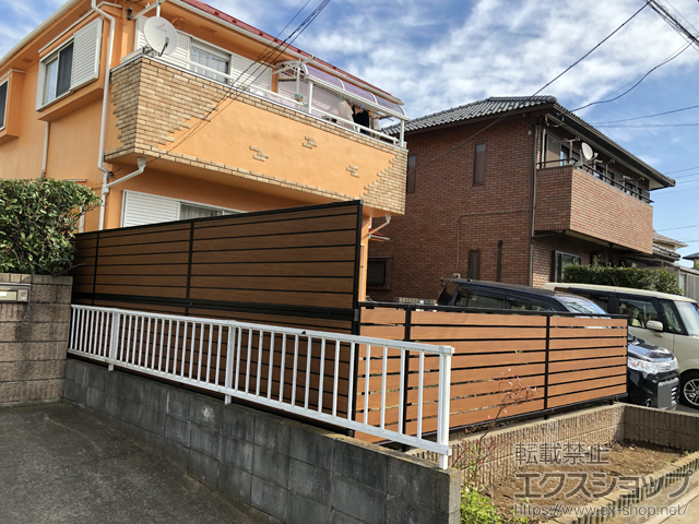 埼玉県久喜市ののフェンス・柵 モクアルフェンス 横板タイプ 自由柱施工 施工例